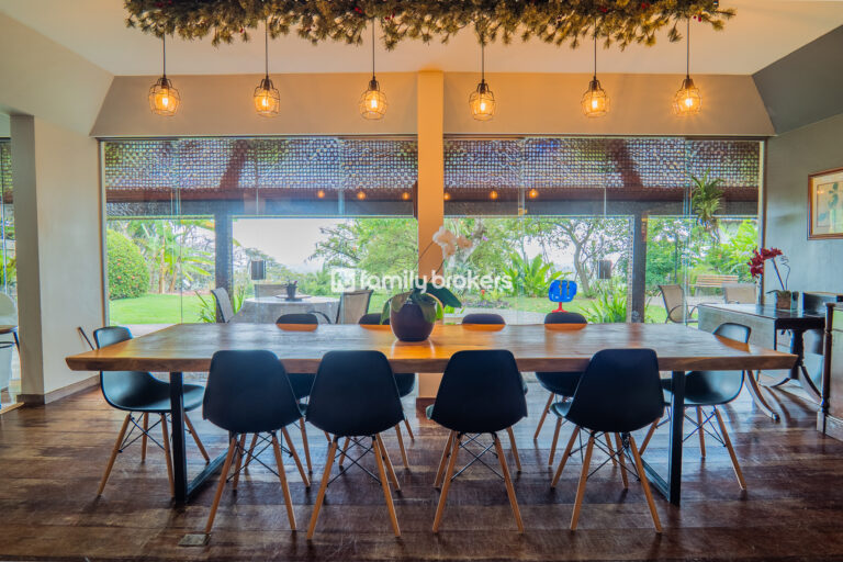 Itanhangá – Belíssima Casa duplex 280m² – 4 quartos, 2 suítes, 4 vagas.