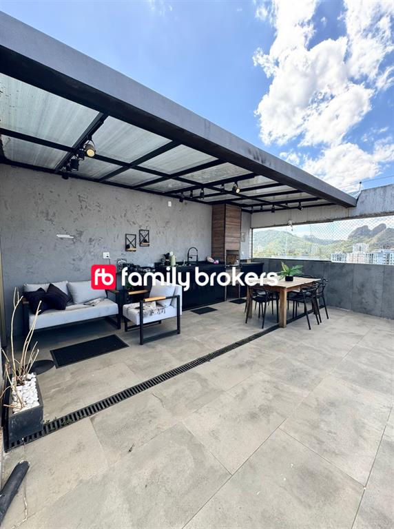 AROAZES – COBERTURA DUPLEX REFORMADA – 4 QUARTOS – 2 VAGAS .