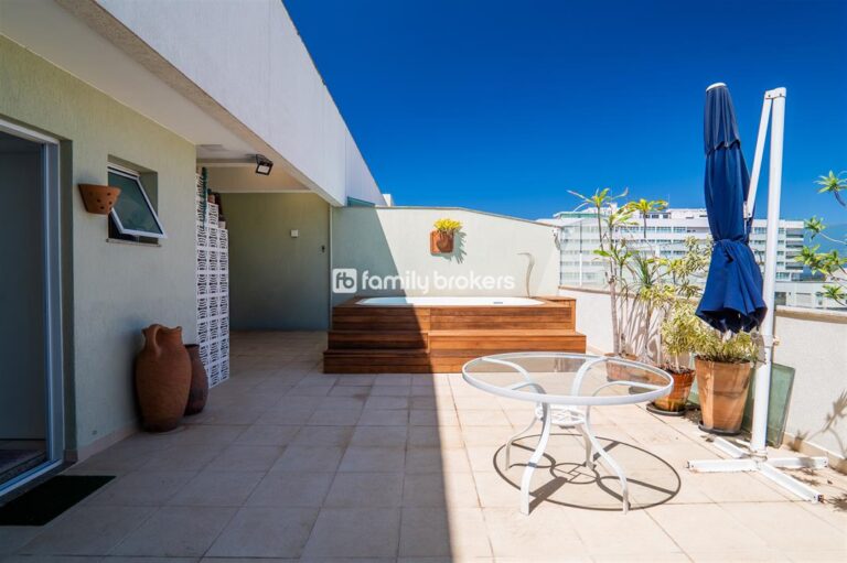 COBERTURA DUPLEX COM 160M² | 2 QUARTOS | REFORMADA – VITALITY SPA