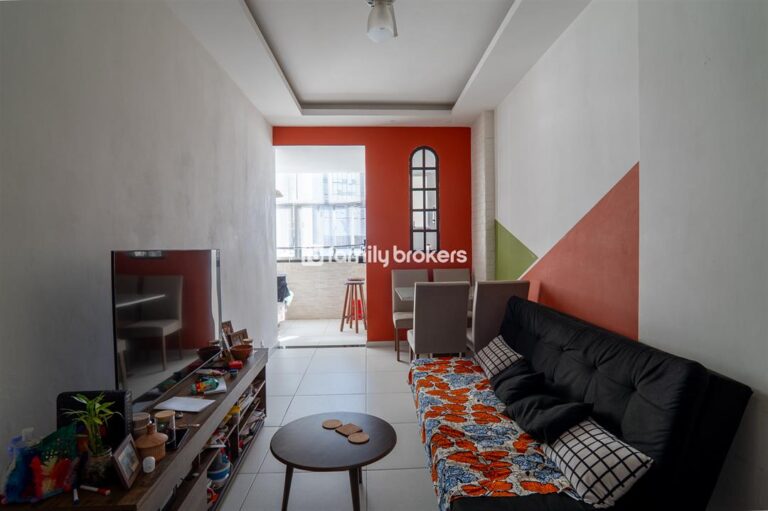 CONFORTÁVEL APARTAMENTO DE 1 QUARTO | 38M² | AREJADO – GLÓRIA