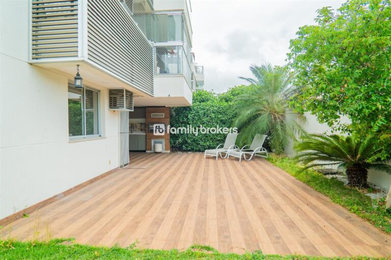 Garden com a maior área externa com deque e jacuzi, varandão Gourme