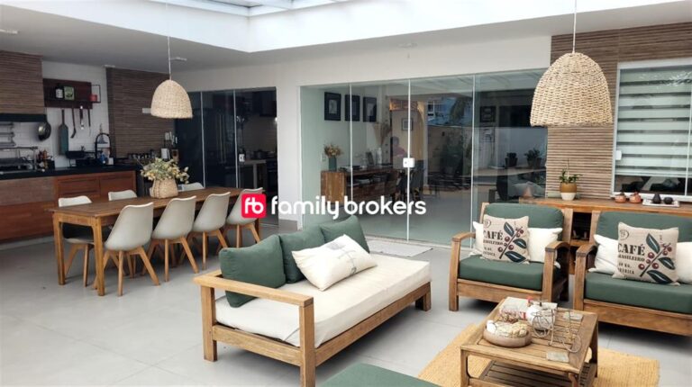 Recreio – Casa Duplex em condomínio 4 quartos no coração do Recreio