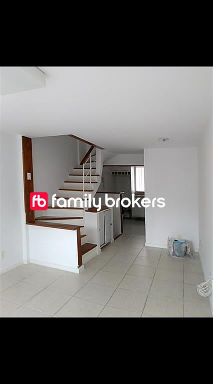 EXCELENTE CASA TRIPLEX COM 120M² | 3 QUARTOS | GARAGEM | LAZER PRIVATIVO – RECREIO