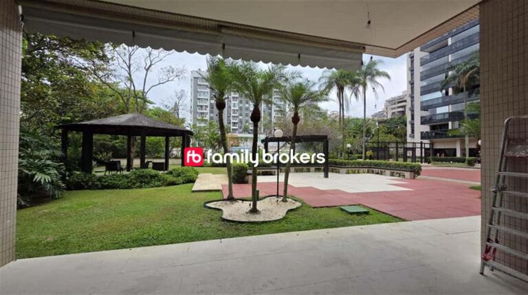 Aparatamento 4 quartos, no Condominio Santa Mônica, Barra da Tijuca