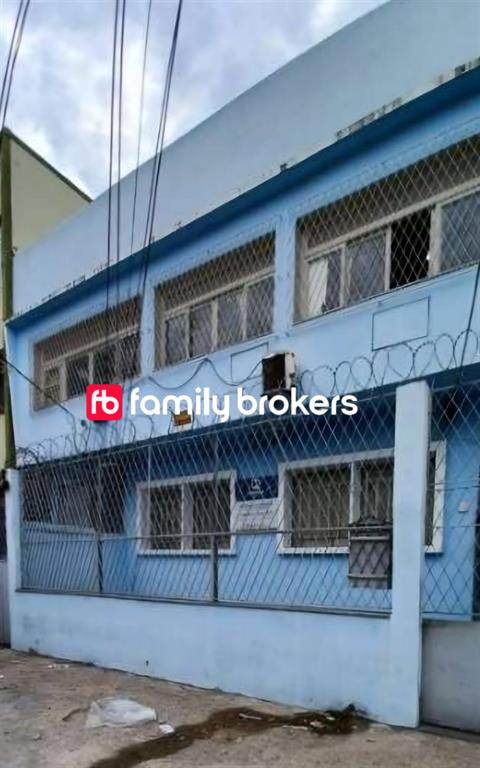 VENDO GALPÃO  660m²  PARTE PÉ DIREITO DUPLO  MEZANINO  EXCELENTE ESTRUTURA..