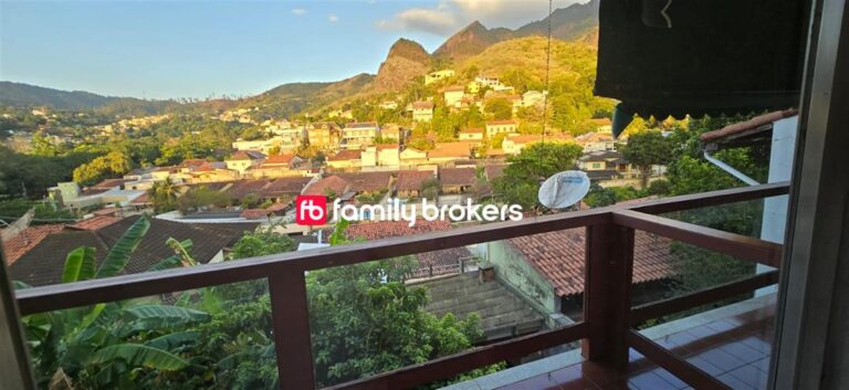 SELECIONE – Sobrado 4 quartos, sendo 2 suítes