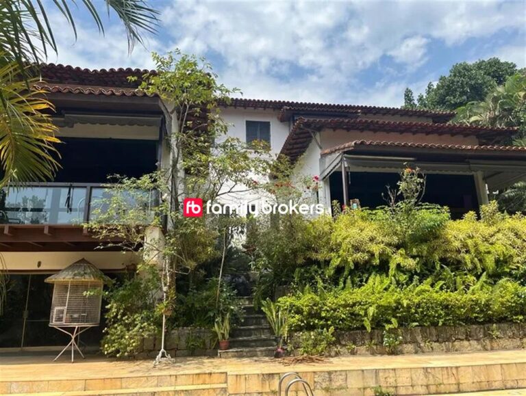 LINDA CASA DUPLEX EM ITANHANGÁ | 600 M² | 6 QUARTOS SENDO 4 SUITES