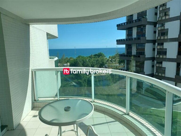 FLAT COM VISTA PARA O MAR – À VENDA NA BARRA DA TIJUCA!