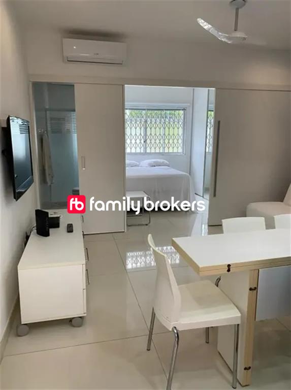 BARRA – LUCIO COSTA – QUARTO E SALA + 1 VAGA DE GARAGEM.