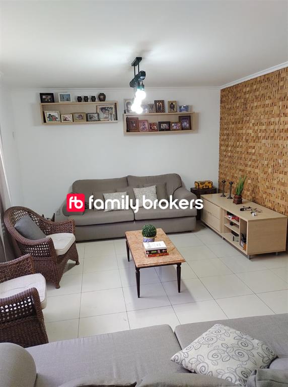 Casa triplex com 5 quartos na Barra Bonita — segurança e lazer completos!
