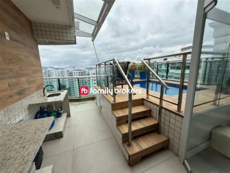 cobertura exclusiva de 262m², com vista deslumbrante para a Lagoa, 3 suítes.