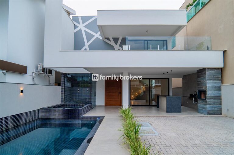 LUXUOSA CASA DUPLEX COM 283M² | 3 SUÍTES | LAZER COMPLETO – JARDINS DE MARIA