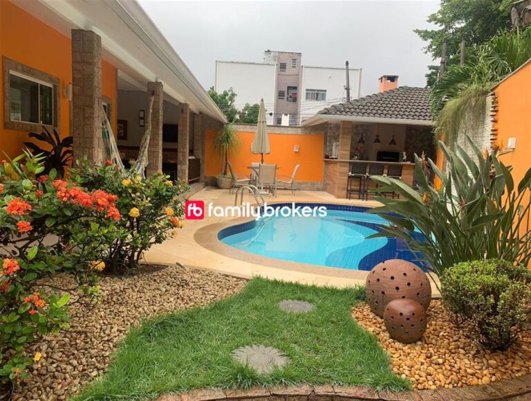 EXCELENTE CASA LINEAR DE 4 QUARTOS COM SUÍTE | 360M² – JACAREPAGUÁ