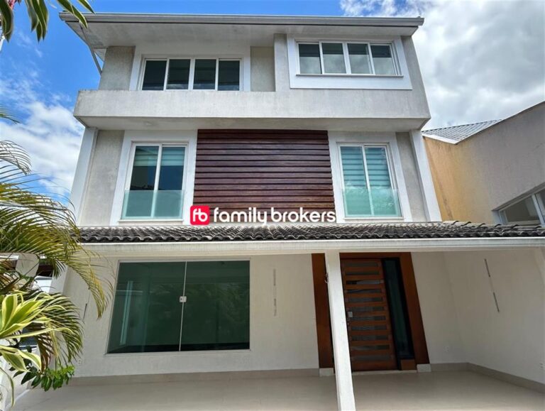 JARDIM CLUBE DA BARRA: CASA EXCLUSIVA COM 4 SUÍTES | 310 M² | 4 VAGAS | LAZER COMPLETO