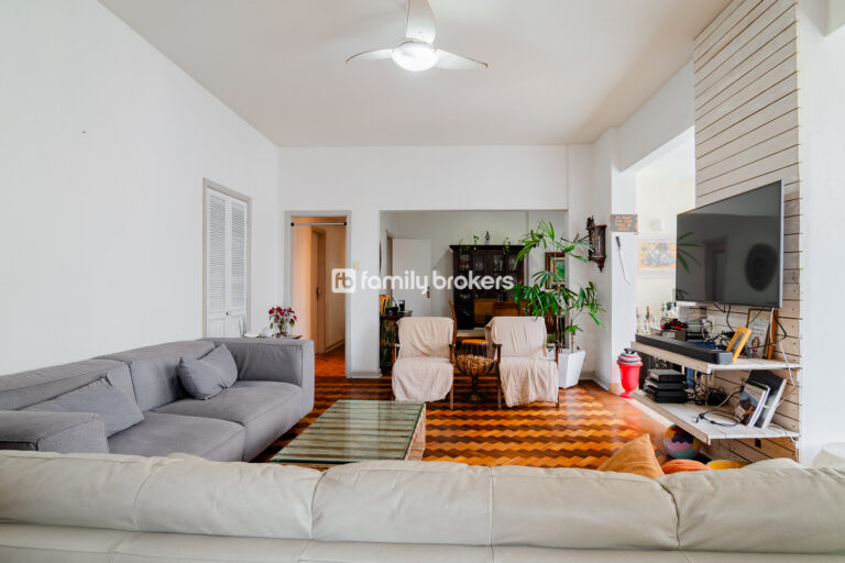 Apartamento à venda em Ipanema – Rua Gomes Carneiro | 132 m² | Sol da manhã