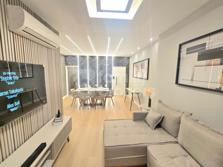 Apartamento 3 quartos, sendo 1 suíte, no Flamengo. Totalmente reformado e finamente mobiliado, com vaga escriturada.