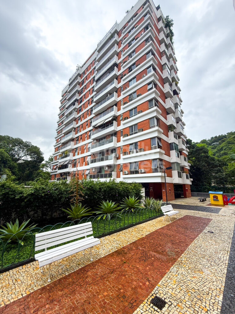APARTAMENTO NA GÁVEA l 4 quartos l 129m2 l Vista para a mata