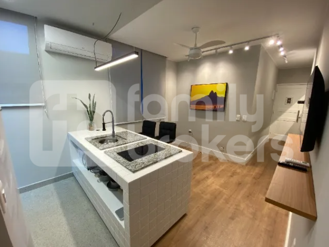 Apartamento no Leblon 47m² – Totalmente Montado, Reformado e Pronto para Morar ou Investir