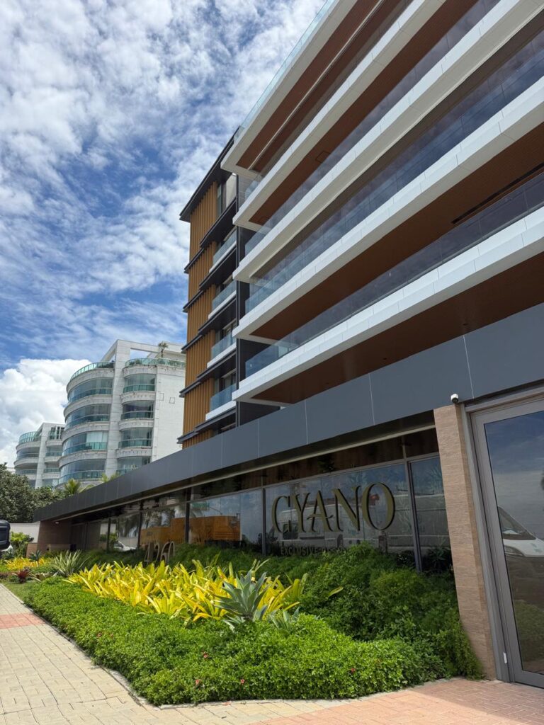 CYANO Frontal Mar com 390m2