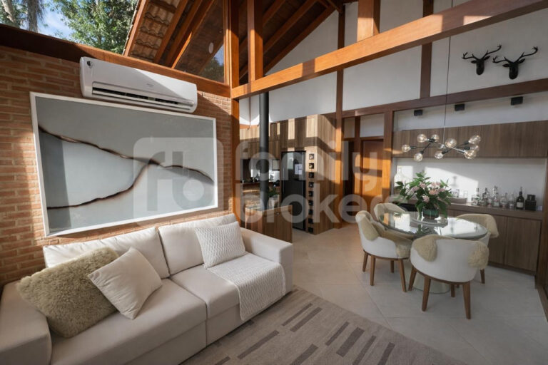 Linda casa na Serra de Petrópolis