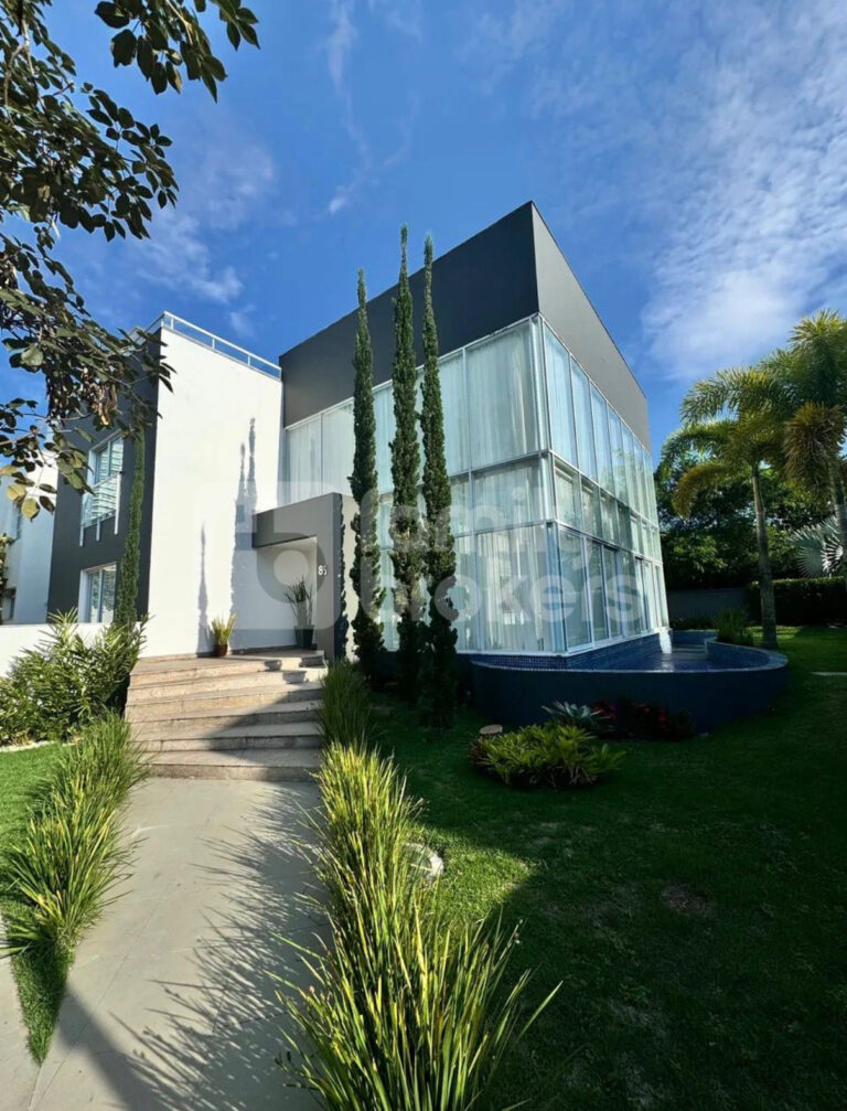 Mansão em condomínio na Barra da Tijuca