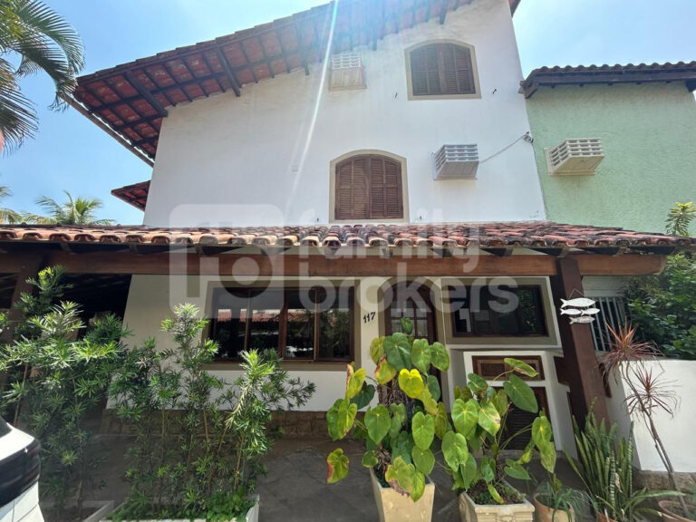 Casa 4 quartos – 2 vagas – Av. Lucio Costa – posto 5 Barra da Tijuca.